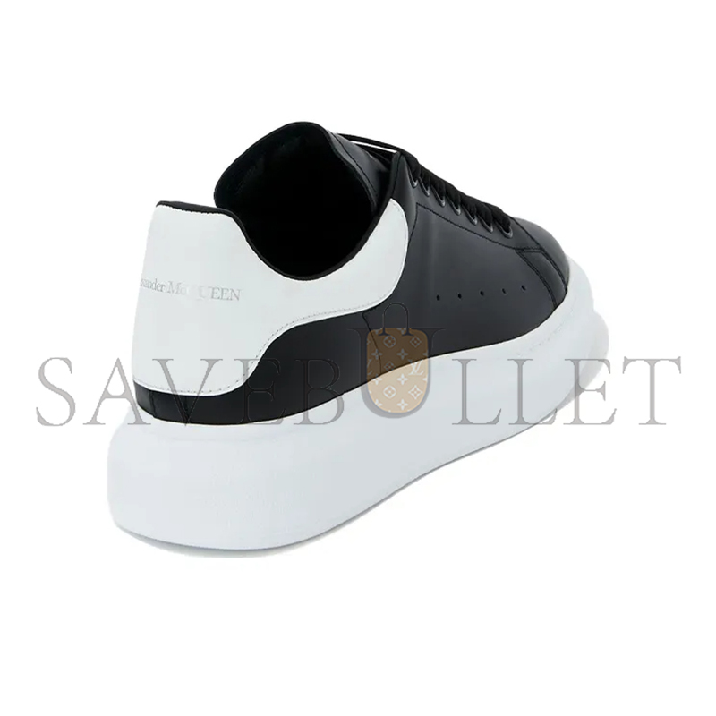 Ale*d*r m*q*en oversized sneaker 553680whgp51070